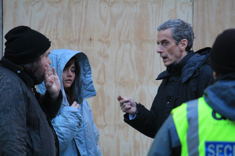 Illustration for article titled First pictures of Peter Capaldi filming in his new oufit hit the web!